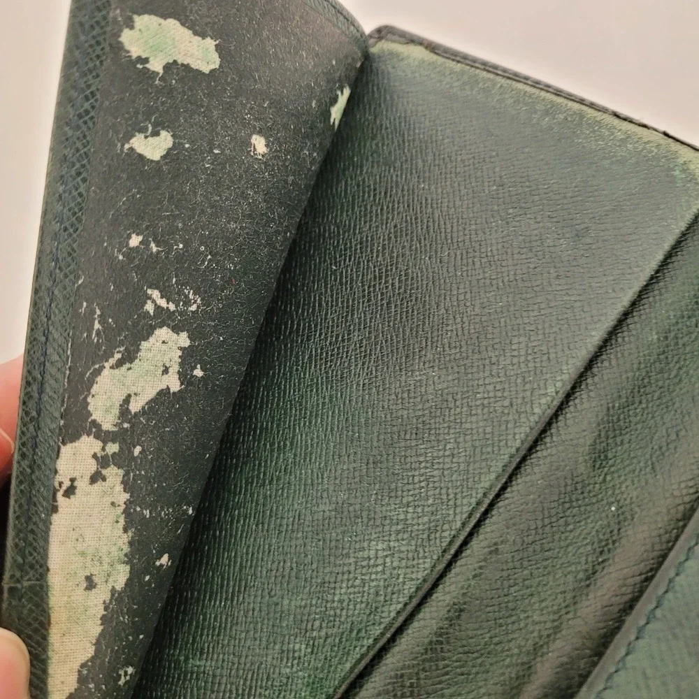 Louis Vuitton Taiga Long Wallet Bifold Green Leather MI0935 Made in France